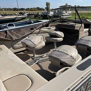 2003 Crestliner 1850 Fishhawk