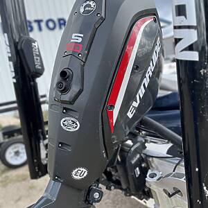 2010 Recon Fiberglass fishing boat with 2020 Evinrude 90HP