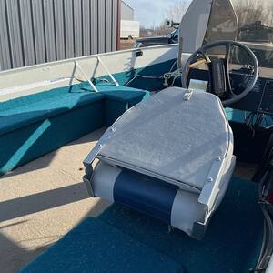 Crestliner 16′ Side Console