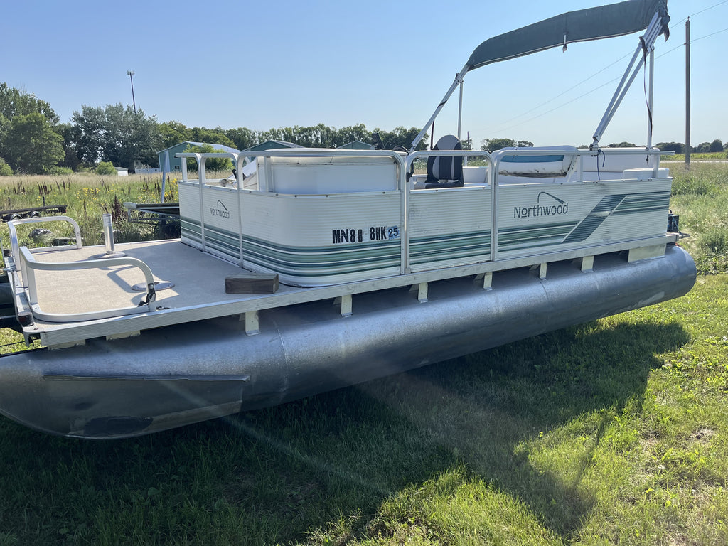 1996 Northwood 19' Pontoon Boat – 40 HP Evinrude Outboard & Trailer Included