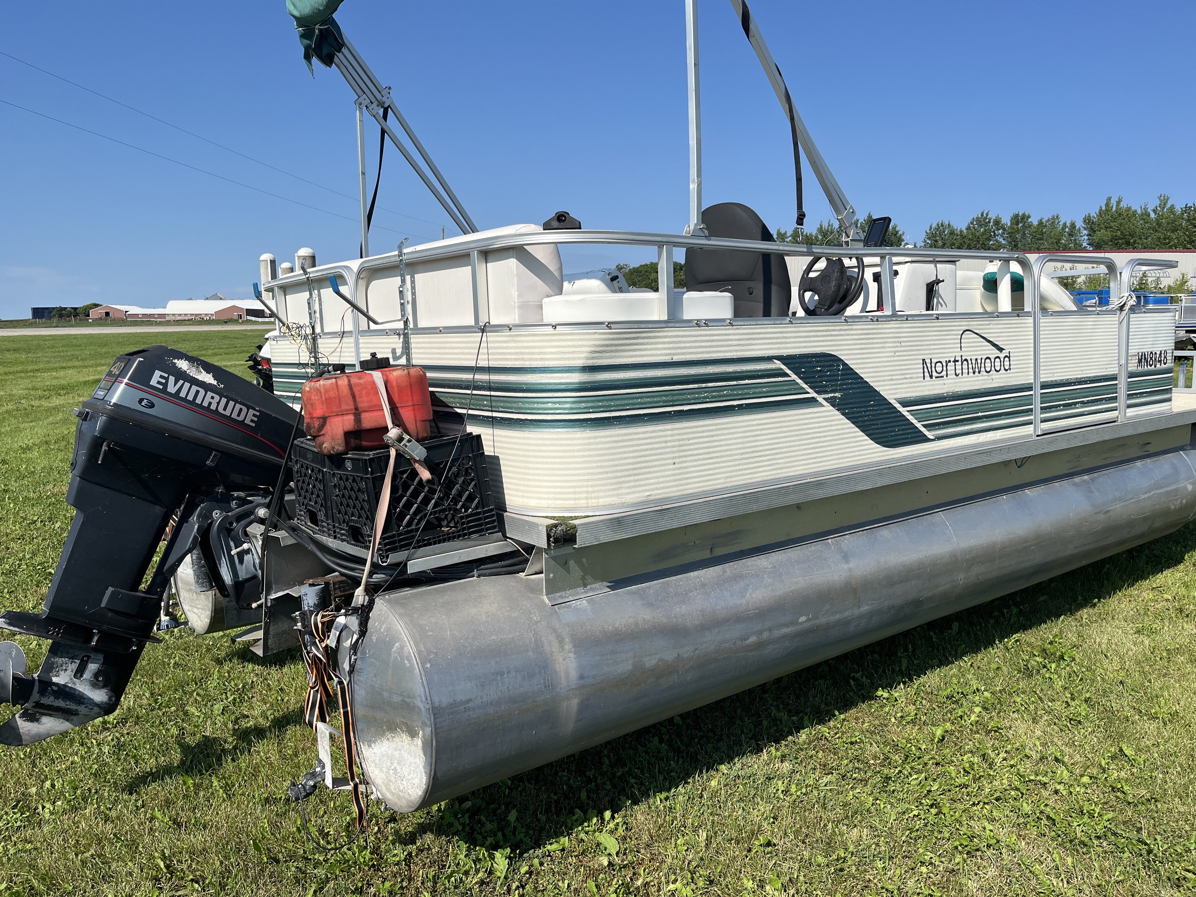 1996 Northwood 19' Pontoon Boat – 40 HP Evinrude Outboard & Trailer Included
