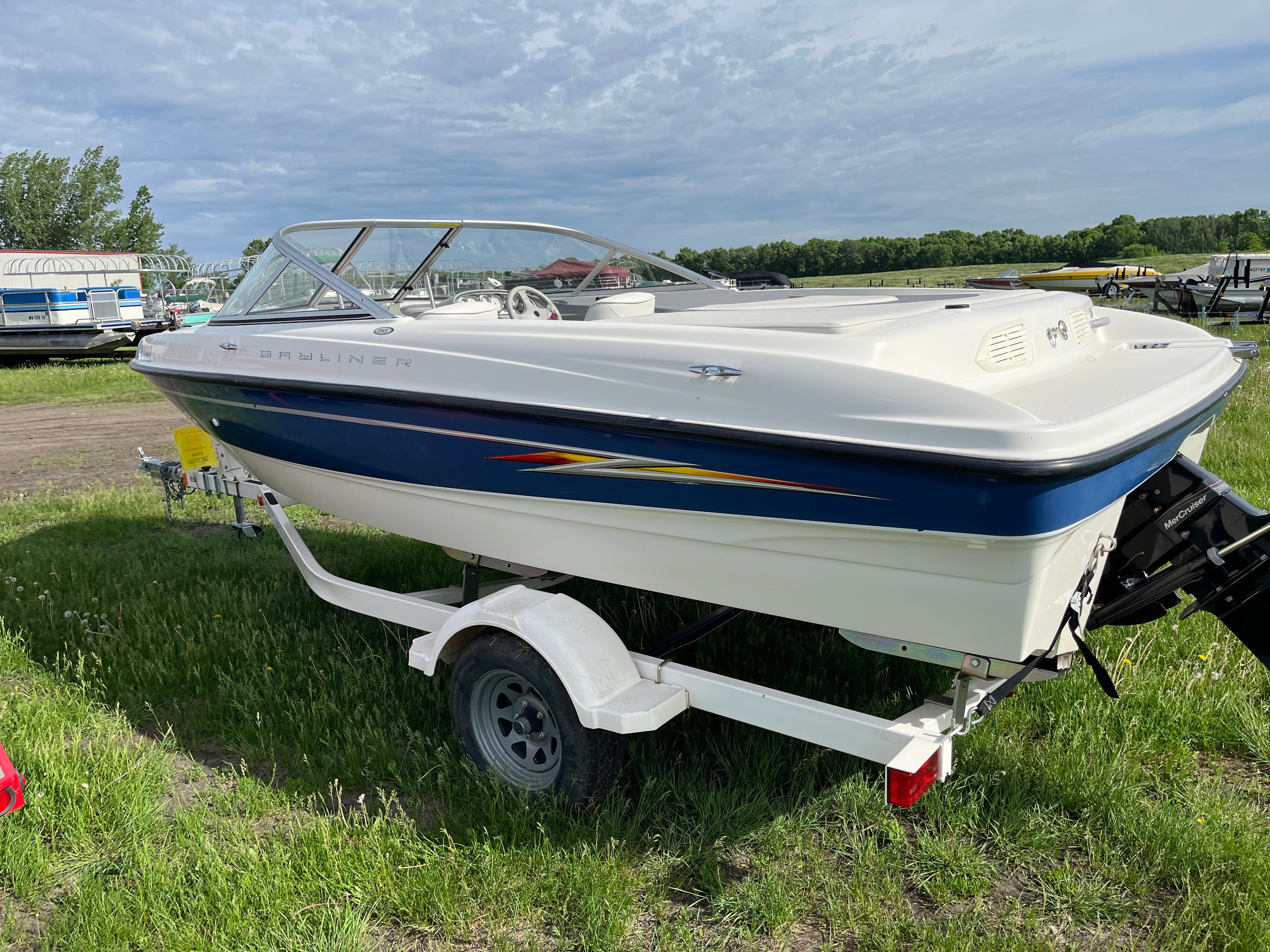 2005 Bayliner 185 with 4.3L MerCruiser I/O – One Owner – Includes Bunk Trailer