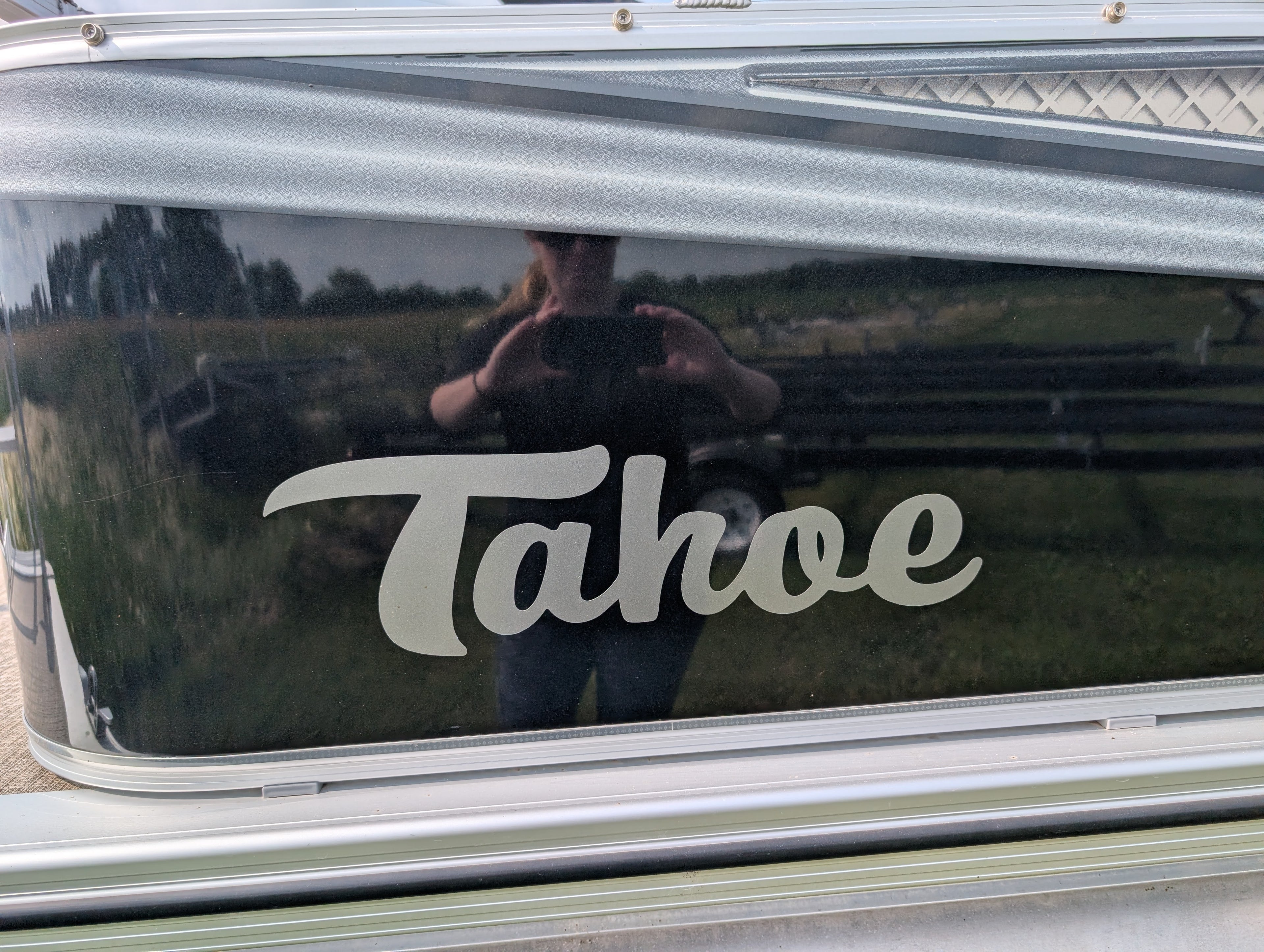 2022 Tahoe Sport Cruise SP 2080 RF Pontoon w/ 60HP Mercury Command Thrust 4-Stroke & Trophy Trailer
