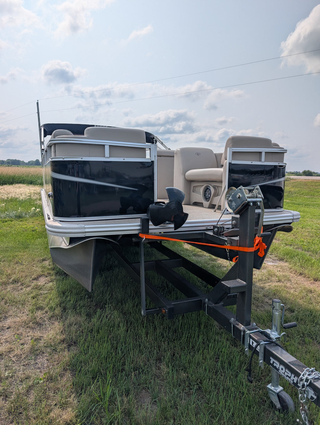 2022 Tahoe Sport Cruise SP 2080 RF Pontoon w/ 60HP Mercury Command Thrust 4-Stroke & Trophy Trailer