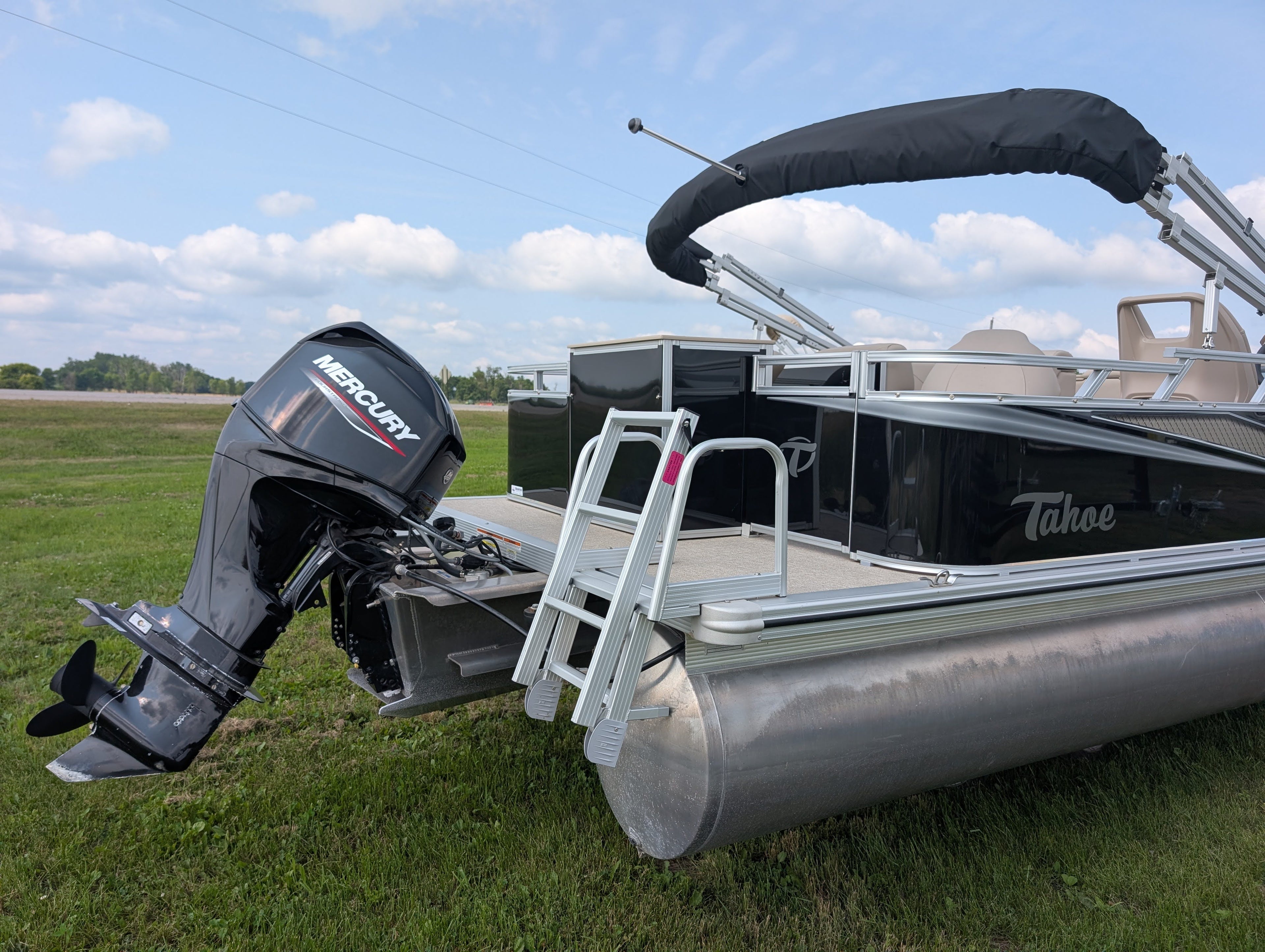 2022 Tahoe Sport Cruise SP 2080 RF Pontoon w/ 60HP Mercury Command Thrust 4-Stroke & Trophy Trailer