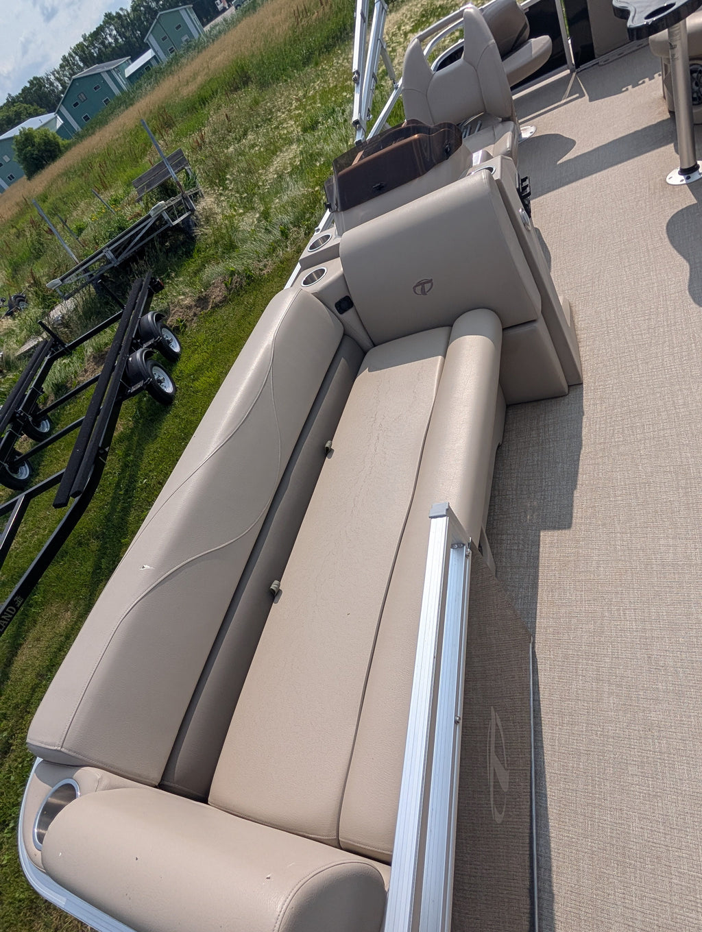 2022 Tahoe Sport Cruise SP 2080 RF Pontoon w/ 60HP Mercury Command Thrust 4-Stroke & Trophy Trailer