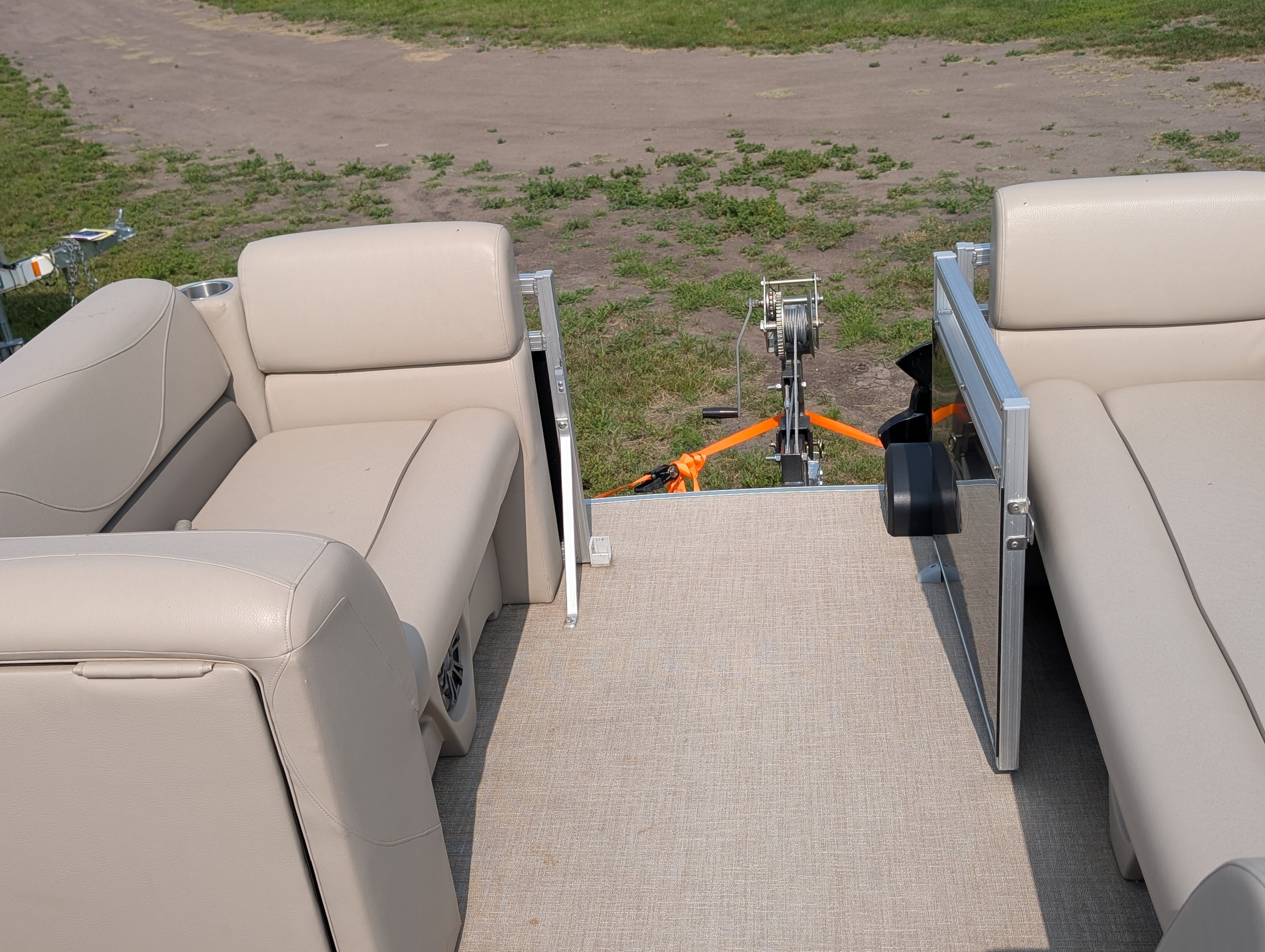 2022 Tahoe Sport Cruise SP 2080 RF Pontoon w/ 60HP Mercury Command Thrust 4-Stroke & Trophy Trailer