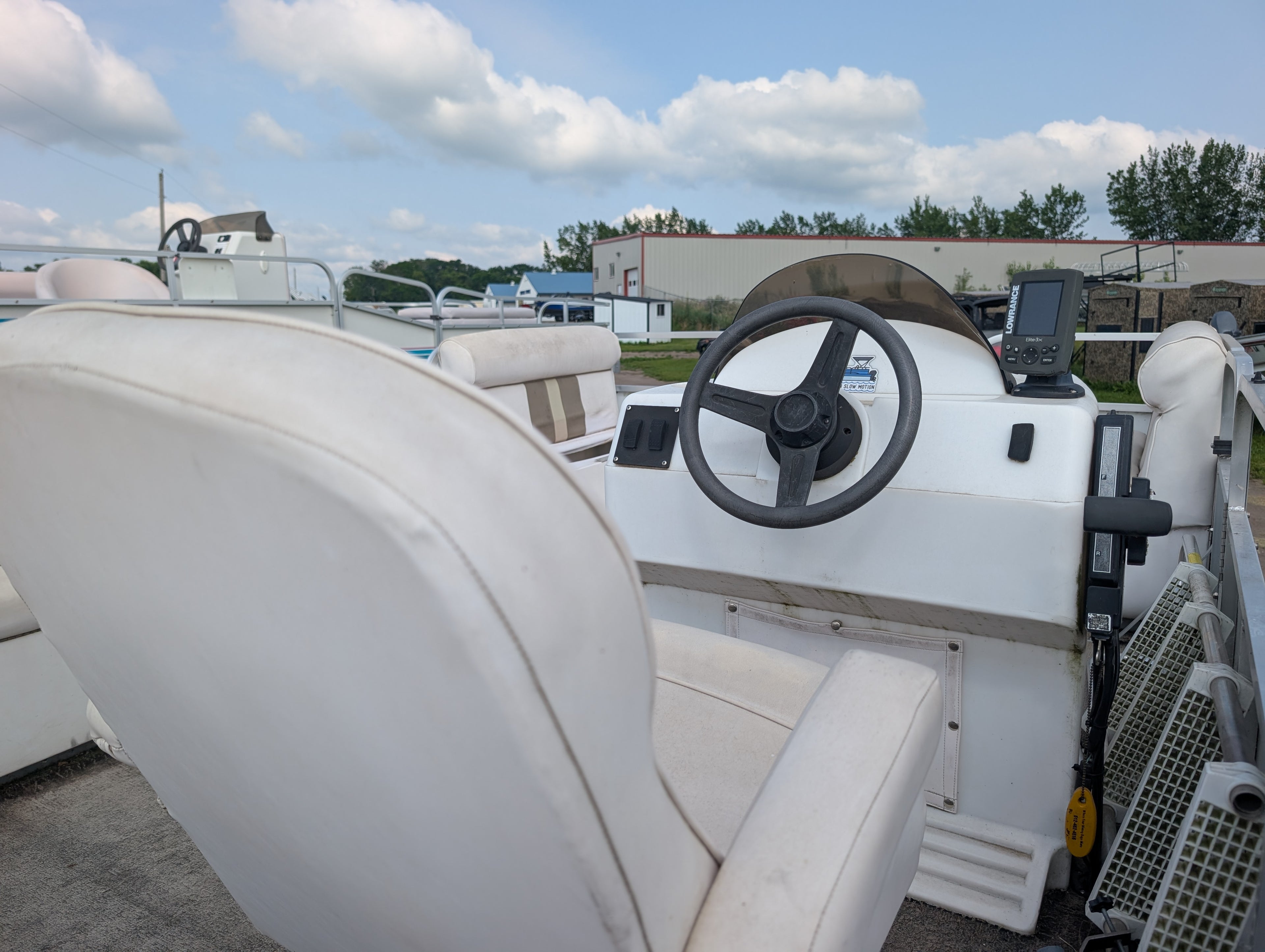 2008 Elete 19' Cruise Pontoon w/ 60HP Mariner 2-Stroke & Power Anchor