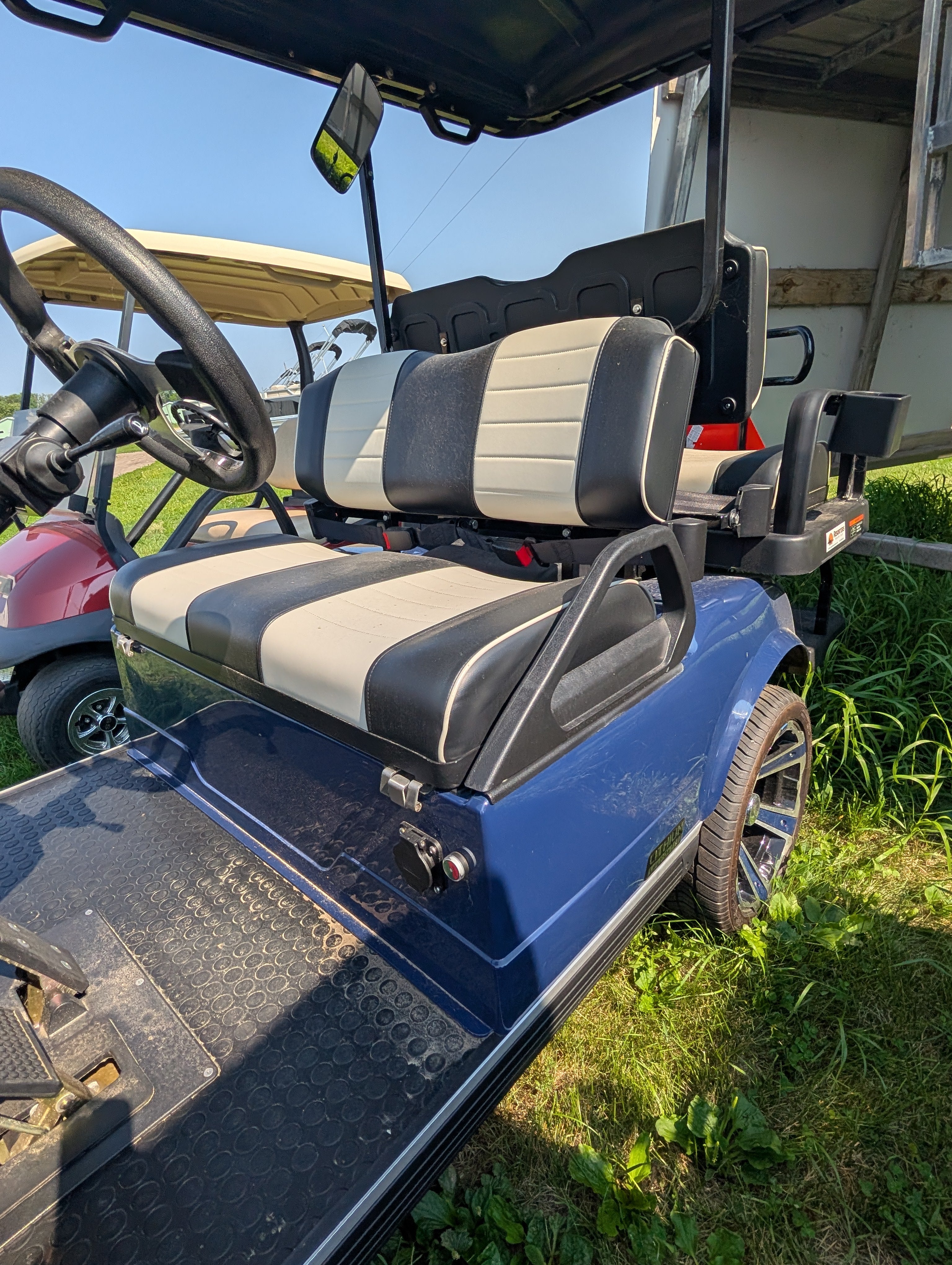 2022 Evolution Classic 4 Plus Lithium Golf Cart