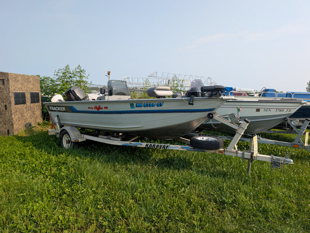1995 Tracker Pro Deep 16 Deep-V Fishing Boat w/ 60HP Mercury 2-Stroke & Karavan Roller Trailer