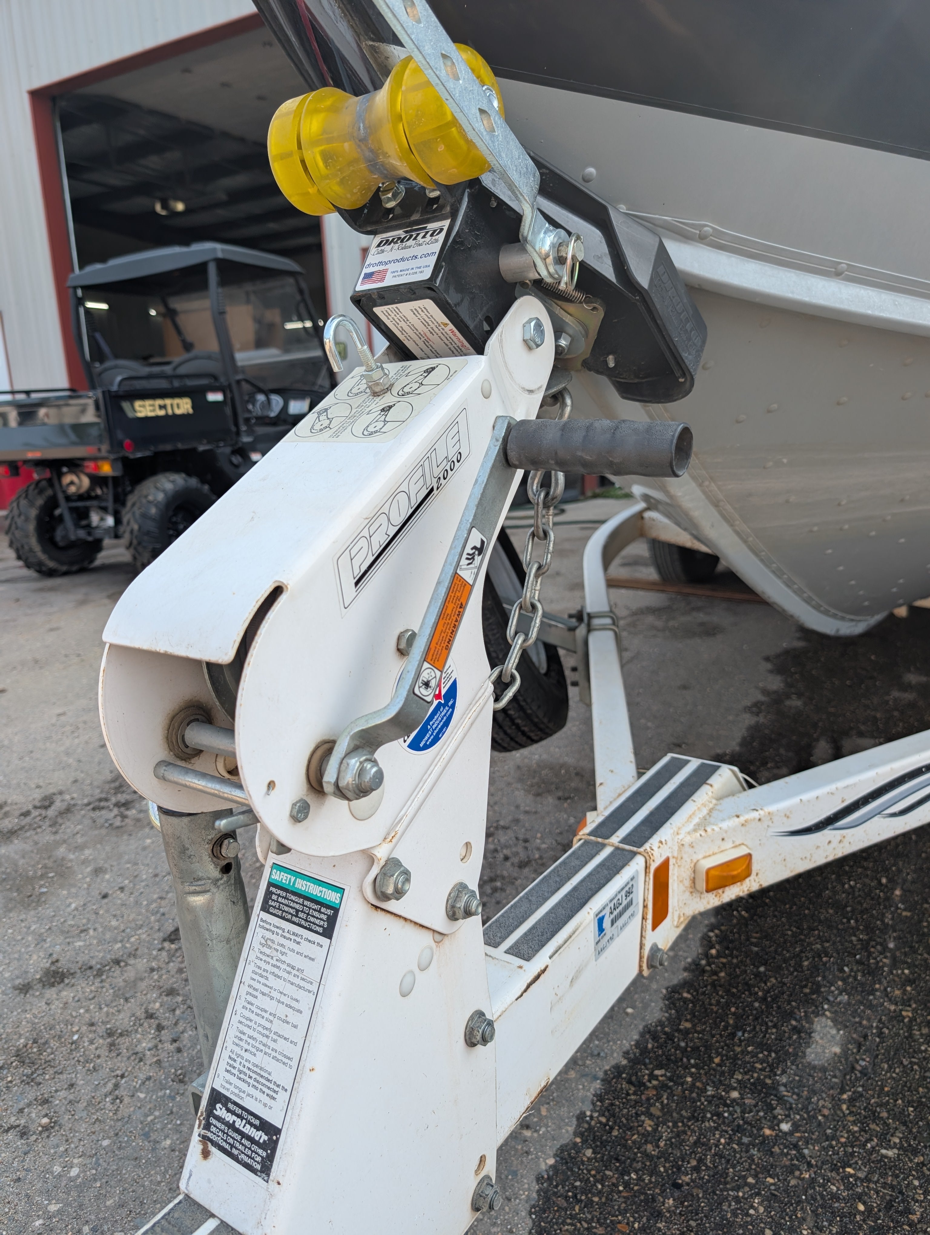 2001 Lund 1775 Pro V IPS w/ 2007 Mercury 115HP OptiMax Direct Injection & ShoreLand'r Roller Trailer