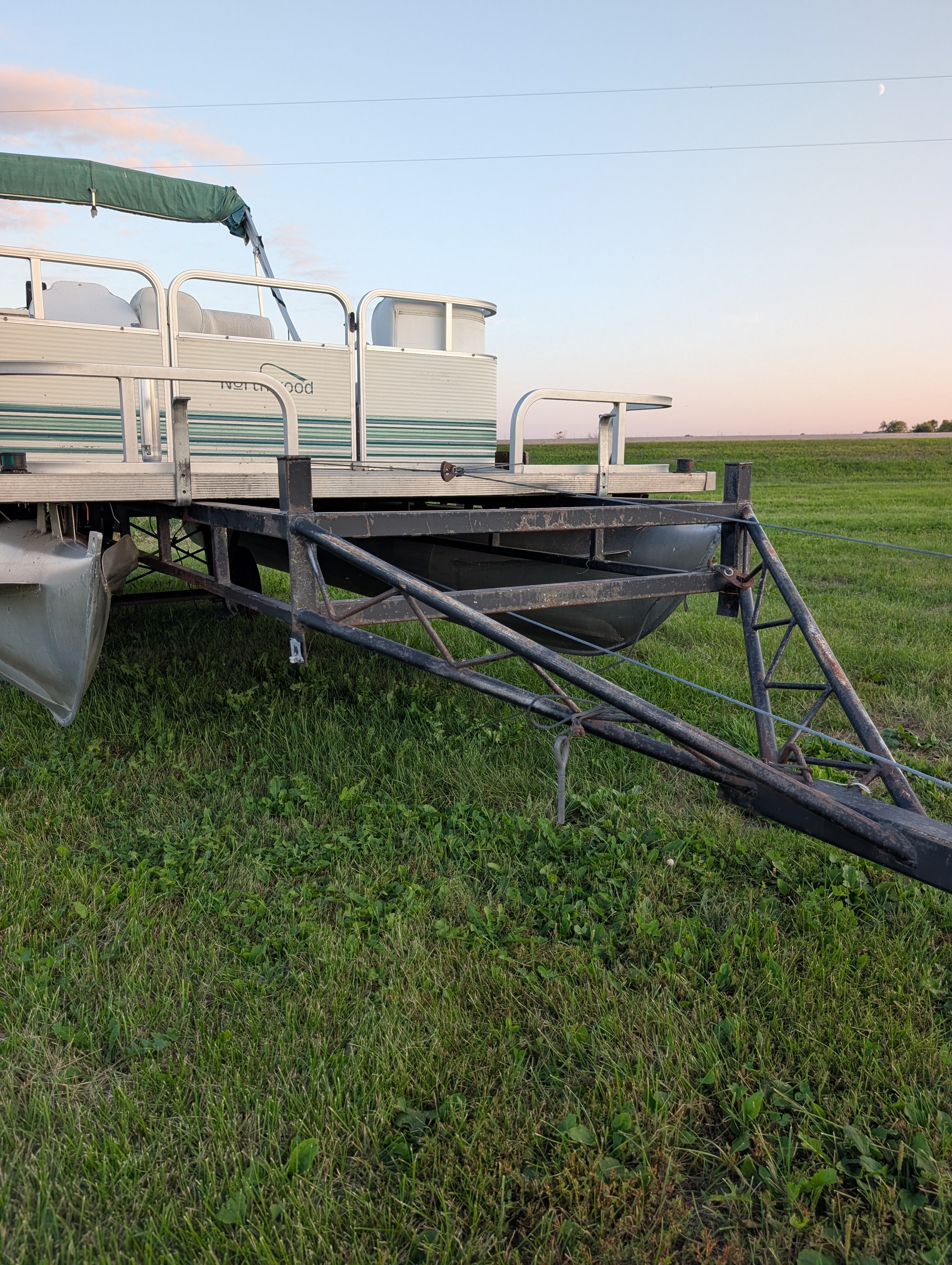 1996 Northwood 19' Pontoon Boat – 40 HP Evinrude Outboard & Trailer Included