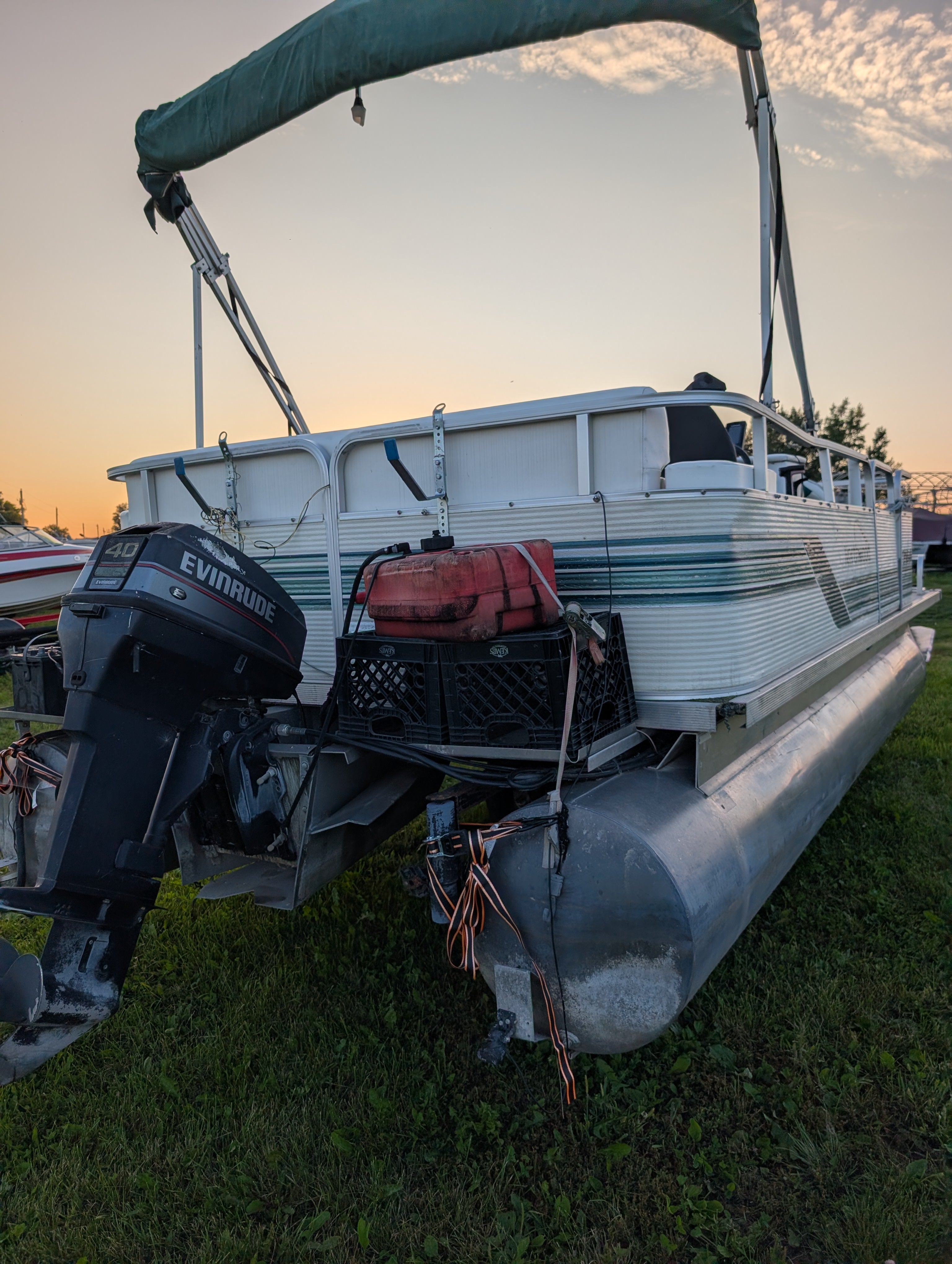 1996 Northwood 19' Pontoon Boat – 40 HP Evinrude Outboard & Trailer Included