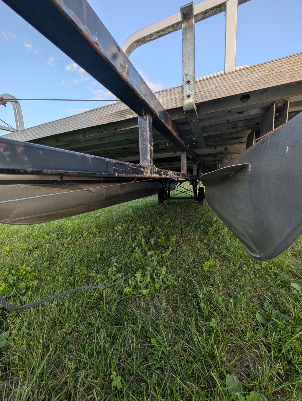 1996 Northwood 19' Pontoon Boat – 40 HP Evinrude Outboard & Trailer Included