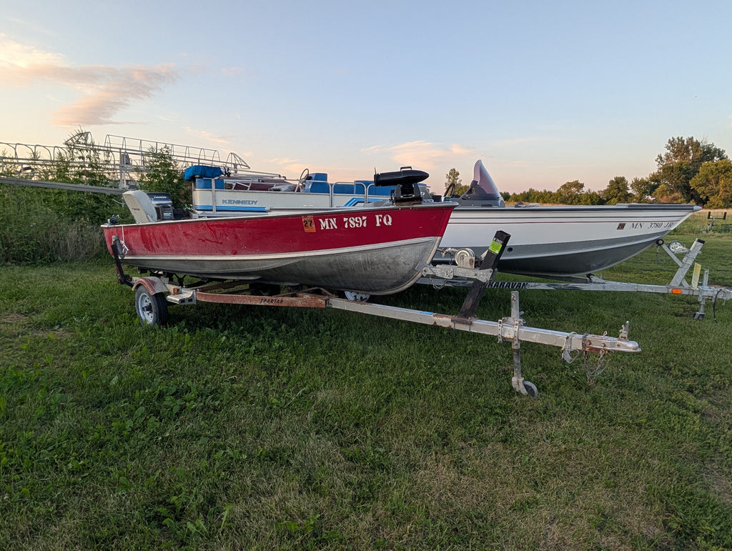 1974 Lund 14' Aluminum Fishing Boat – 25 HP Mercury Tiller & Spartan Roller Trailer