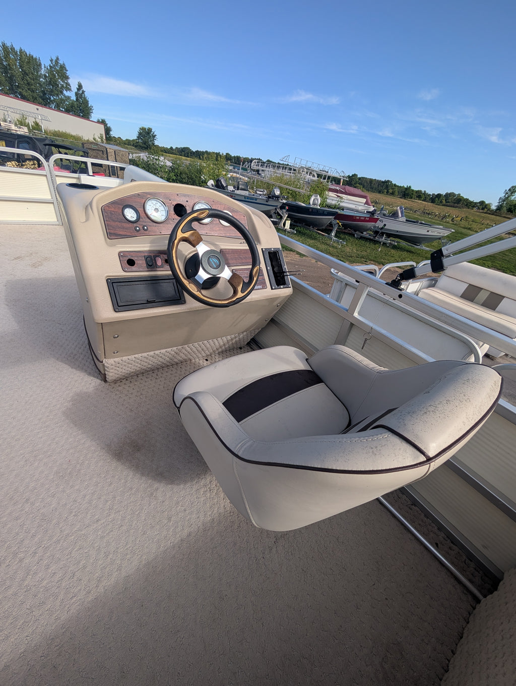 1996 Sylvan Elite 20' Pontoon Boat – 2000 Mercury 40 HP FourStroke Bigfoot & Single Axle Bunk Trailer – $7,900