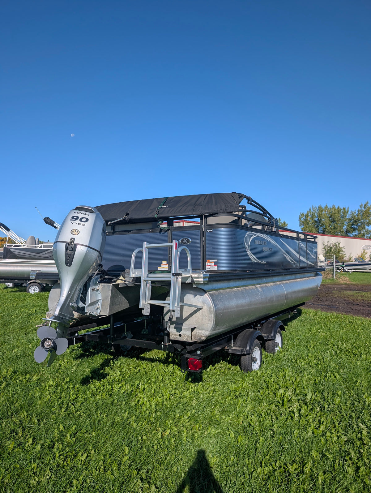 2022 Angler Quest 820 20' Fishing Pontoon – 90HP Honda 4-Stroke, Minn Kota Trolling Motor & Dual-Axle Trailer – $29,900