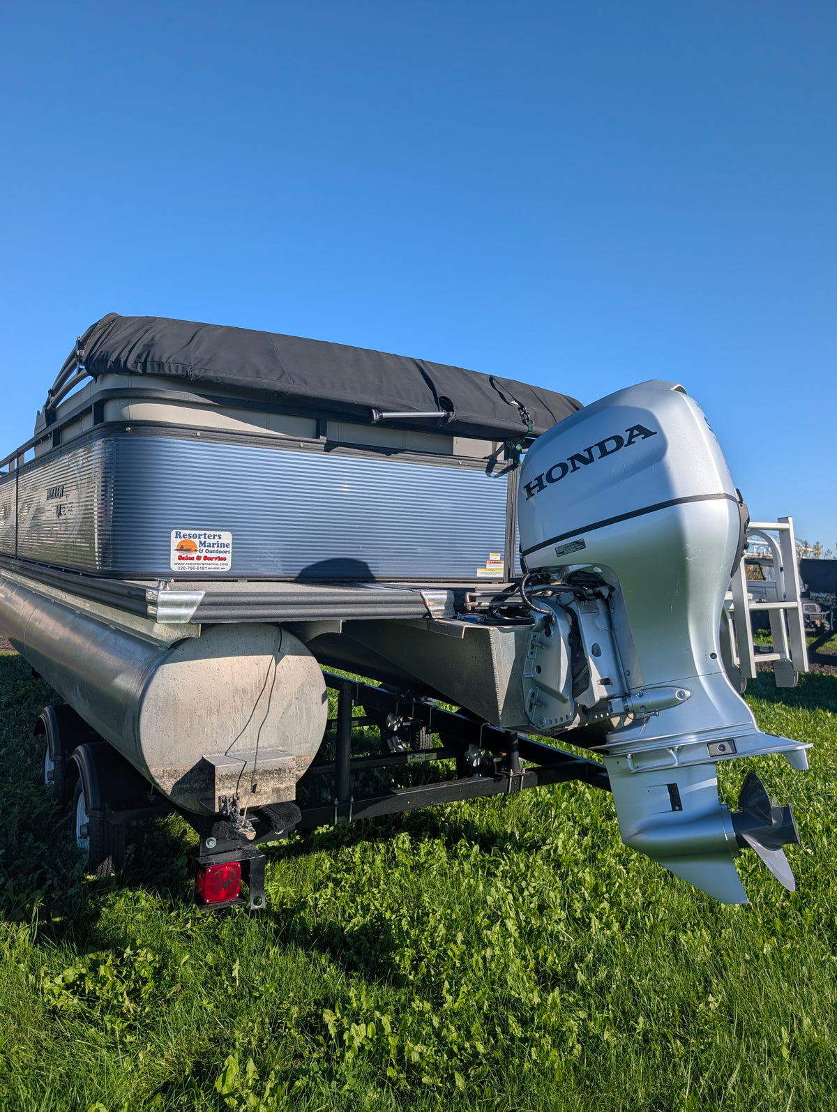 2022 Angler Quest 820 20' Fishing Pontoon – 90HP Honda 4-Stroke, Minn Kota Trolling Motor & Dual-Axle Trailer – $29,900