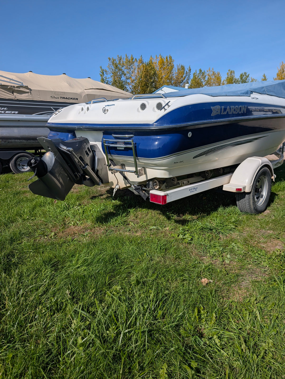 1999 Larson 206 SEi Runabout, 5.0L Volvo Penta I/O, ShoreLand'r Roller Trailer, $4,900