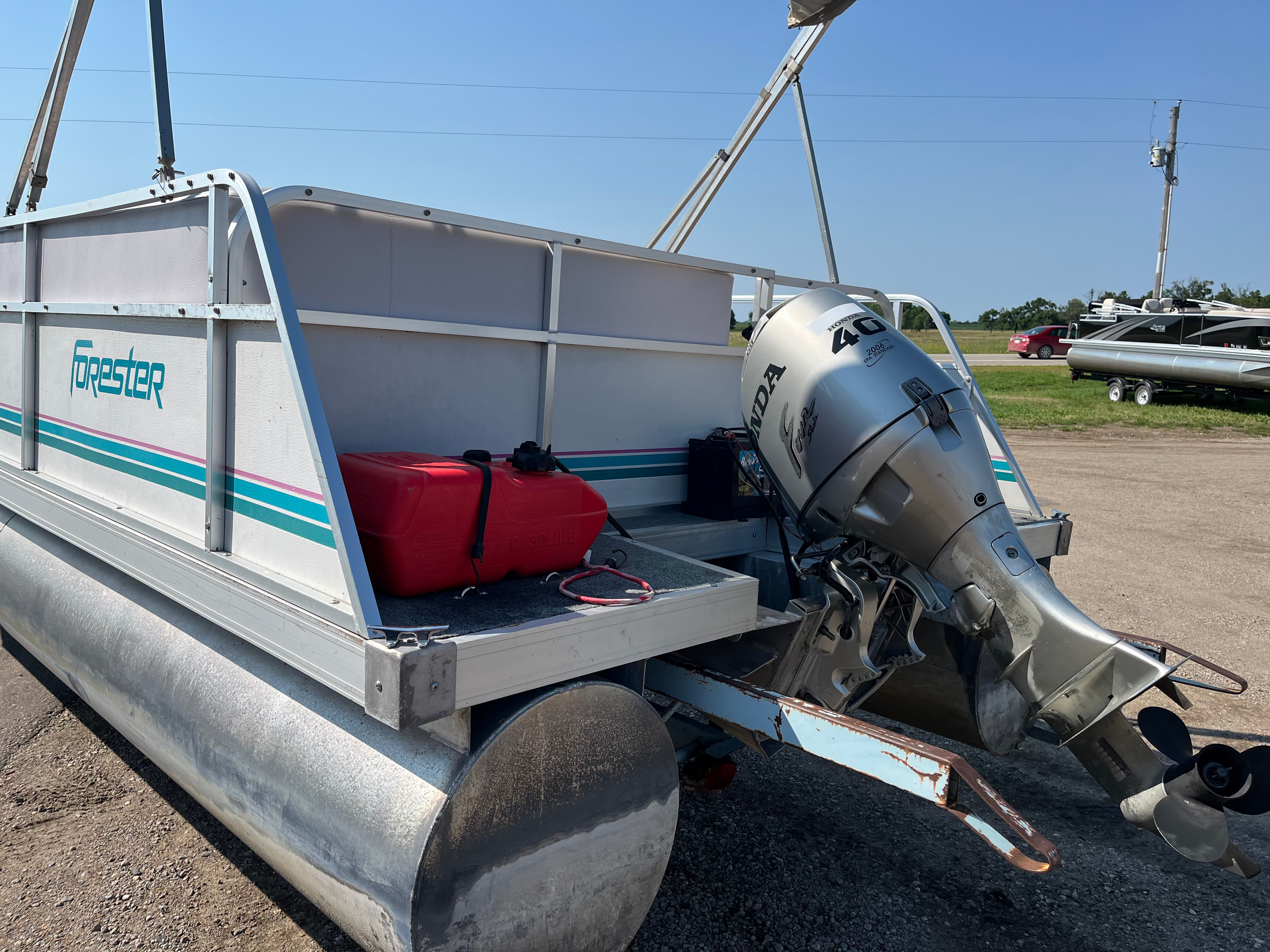 1994 Forester 20' Pontoon with 2003 Evinrude 40HP – Scissor Trailer